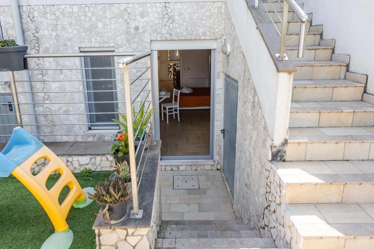 Oristano Camera Arancio Max 3Pers,Bagno,Uso Cucina Exterior photo